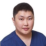 Врач  Дамбаев Алдар Дамдинцыренович