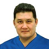 Врач Хышиктуев Леонид Владимирович